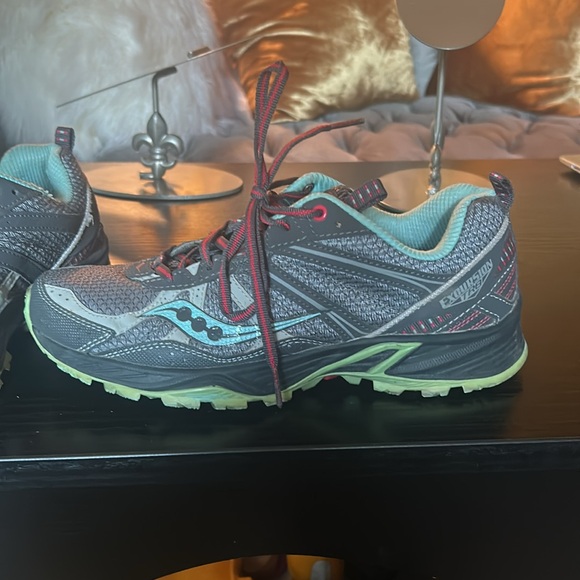 Saucony Excursion TR8 Trail Running Shoes Grey Neon Pink Womens Size 8.5 - Picture 3 of 11